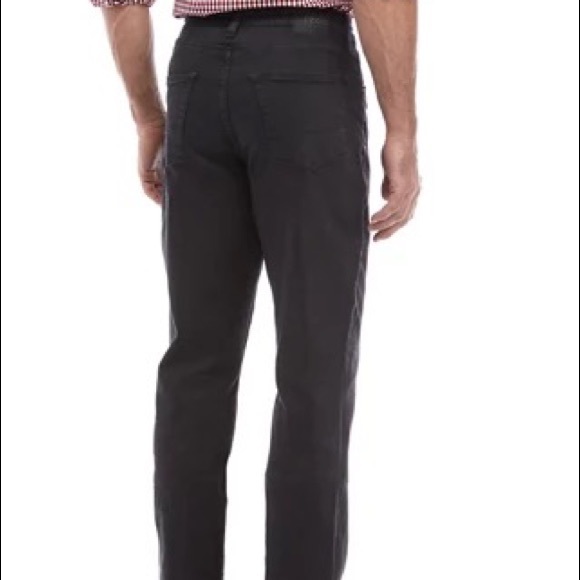 Izod Men’s Comfort Stretch Relaxed Fit Straight Leg Jeans - Picture 2 of 6